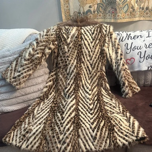 GENUINE LEOPARD FUR VINTAGE FABULOUS LONG COAT ADDITIONAL PHOTOS!! - Picture 4 of 17